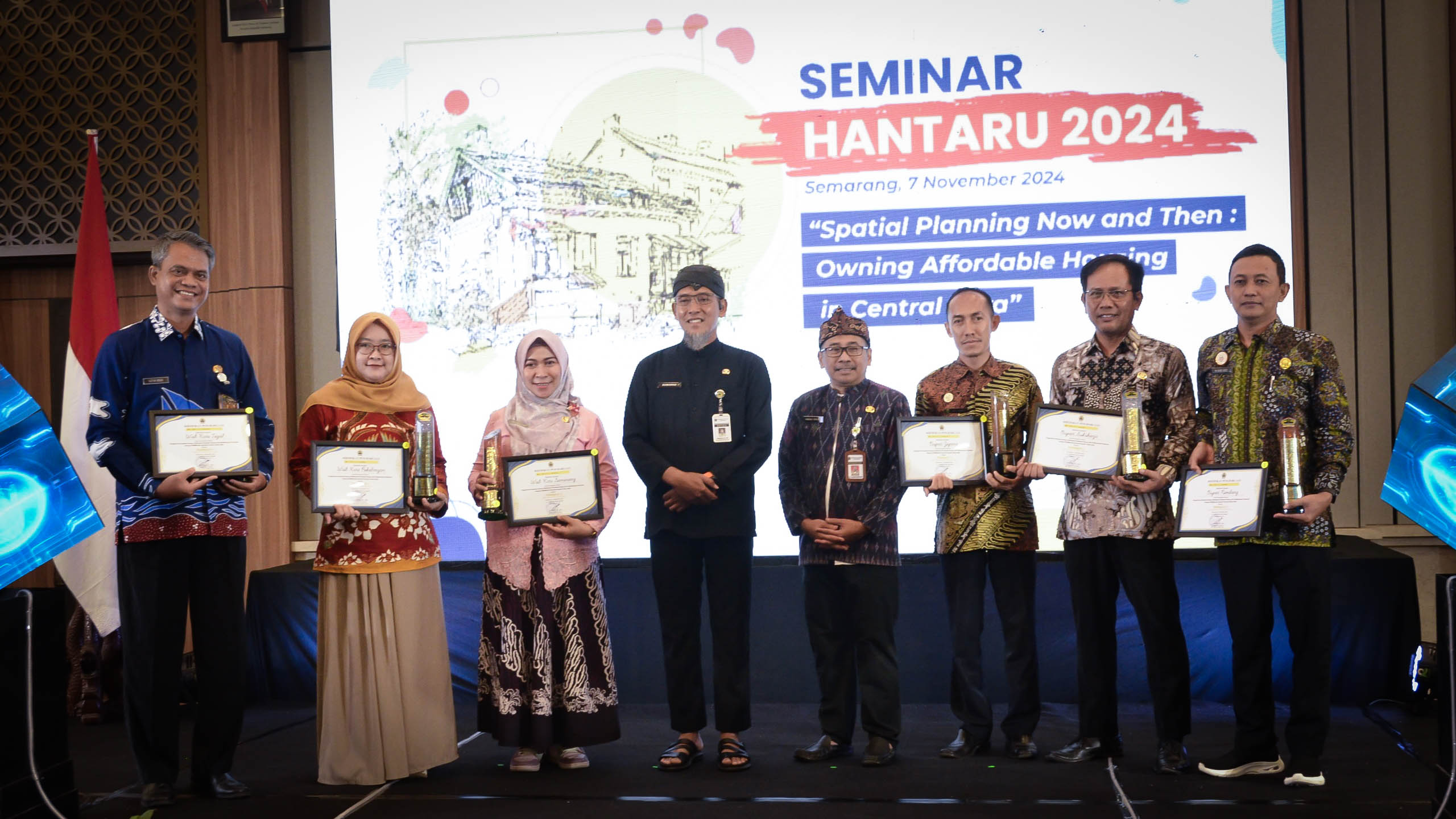 DPUTARU KABUPATEN REMBANG TELAH MERAIH PENGHARGAAN PERINGKAT 3 | PENILAIAN SISTEM INFORMASI PENGAWASAN TEKNIS PENATAAN RUANG SIWASTEK TINGKAT KABUPATEN SE - JAWA TENGAN